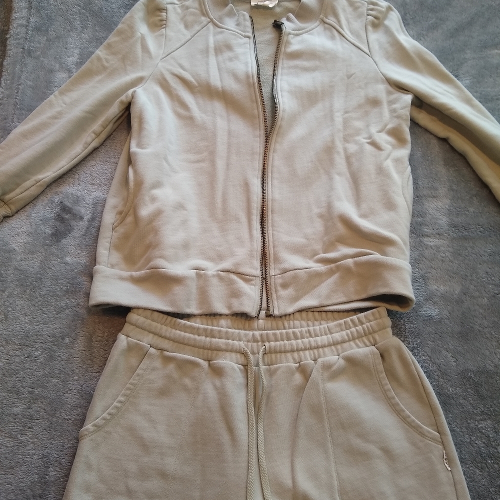 Light creme Bohme sweat suit set